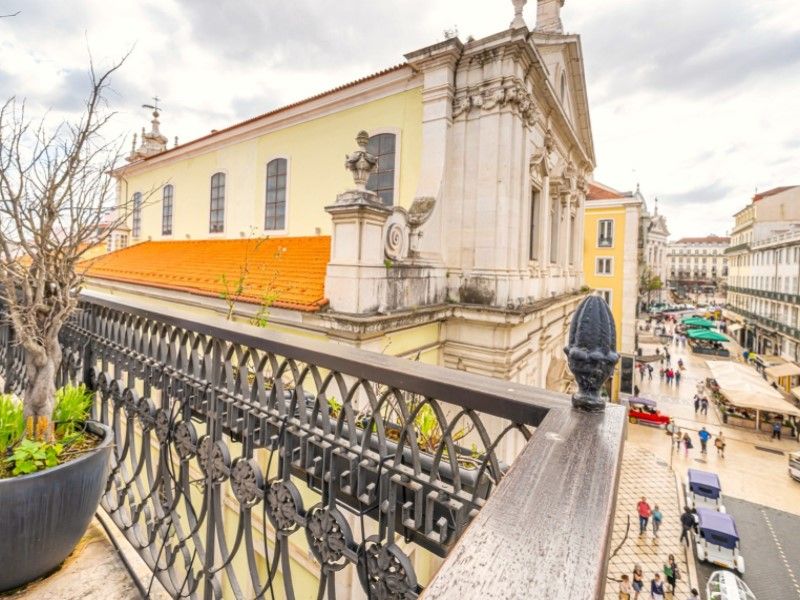 Property photo 2 of 32