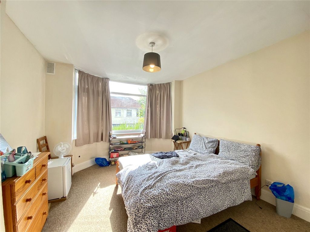 Property photo 2 of 16 Picture No. 10