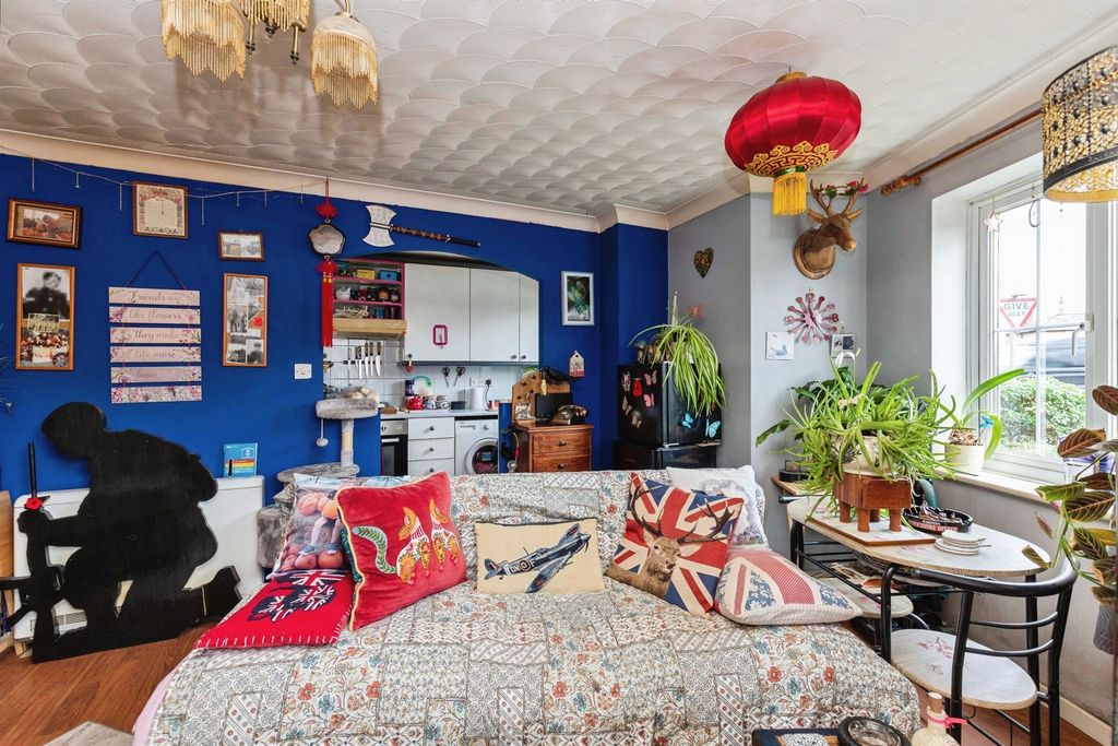 Property photo 3 of 14