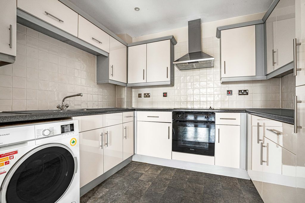 Property photo 3 of 13