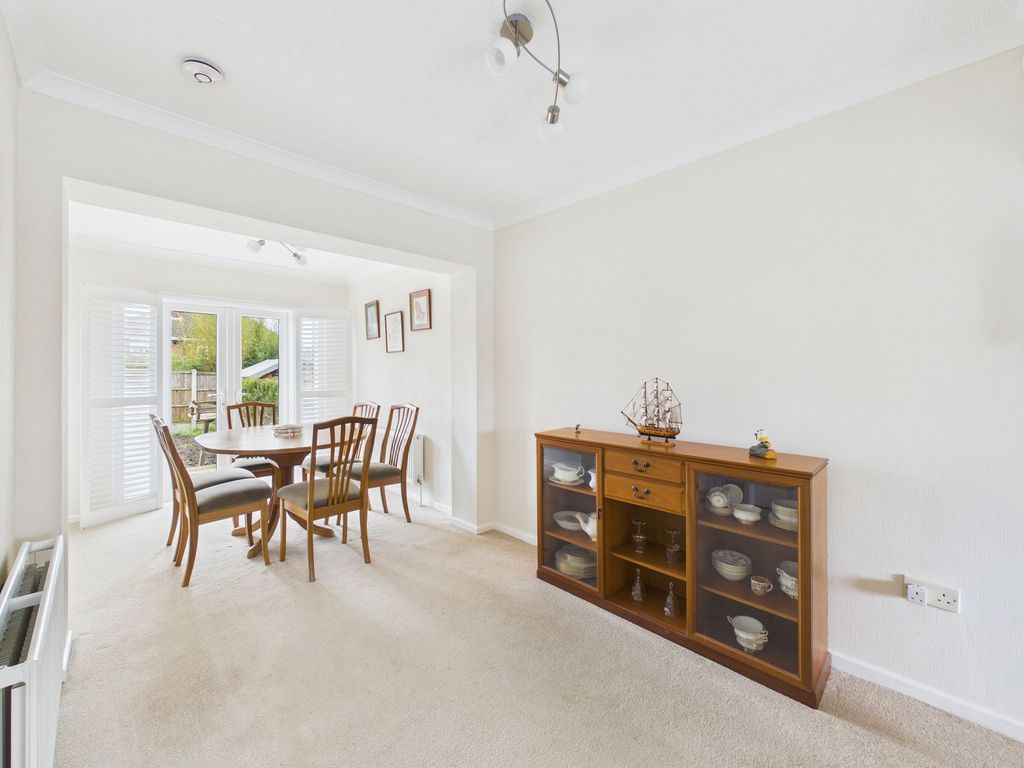 Property photo 3 of 17 Dining Area