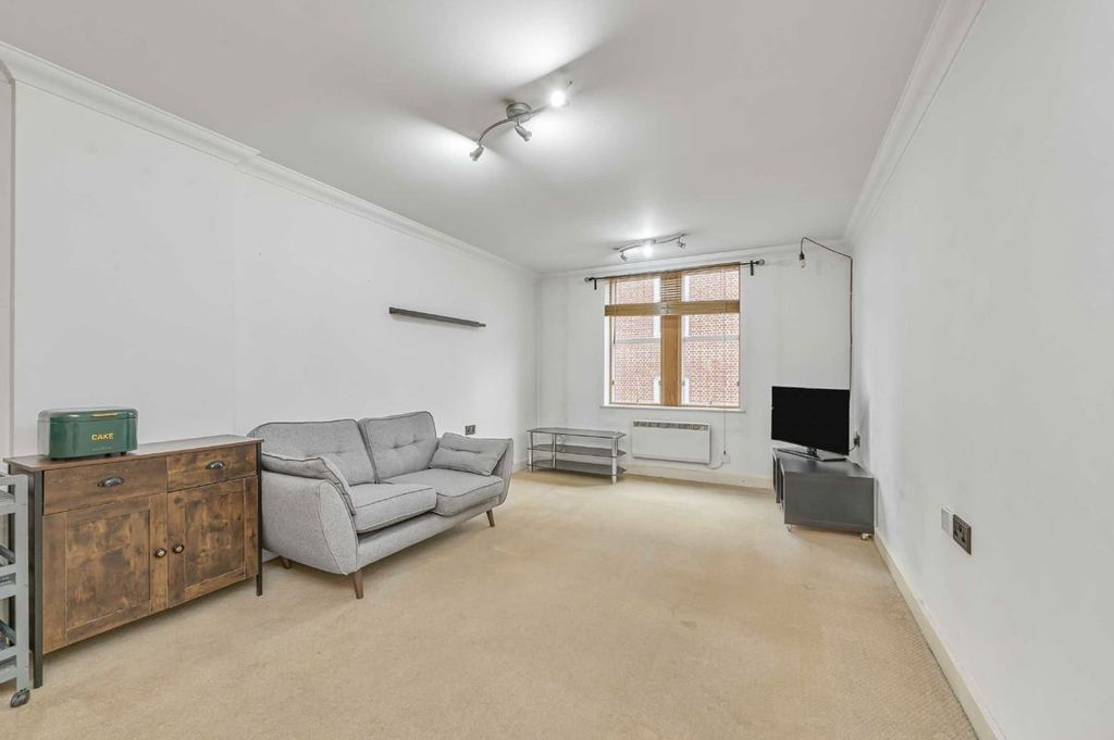 Property photo 2 of 4