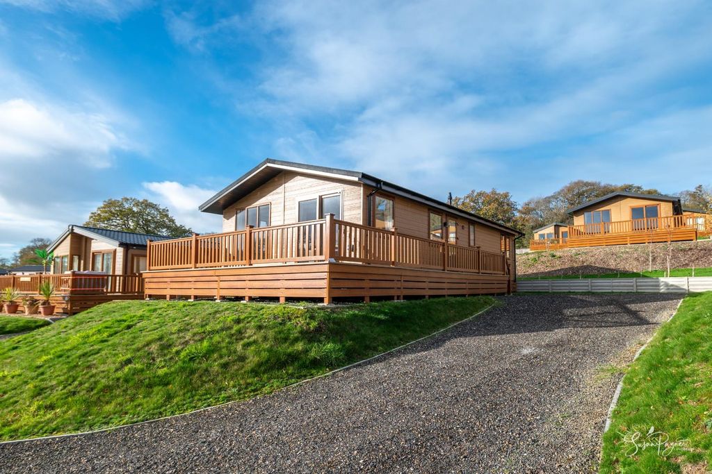 Property photo 3 of 30 Causeway Lodge 18