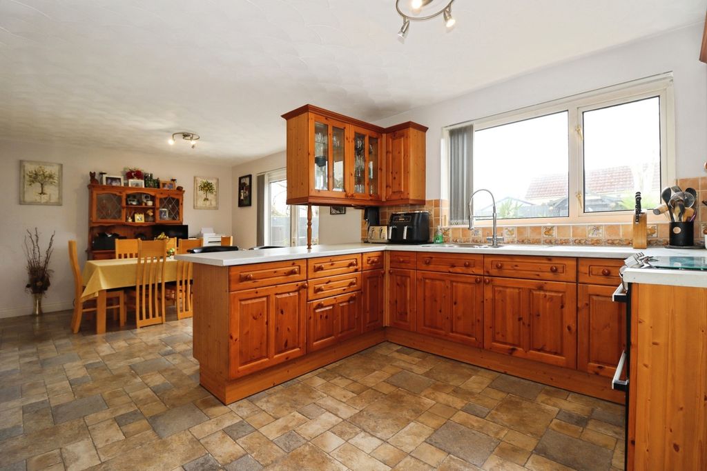 Property photo 3 of 18 Pbox-Img.Jpg