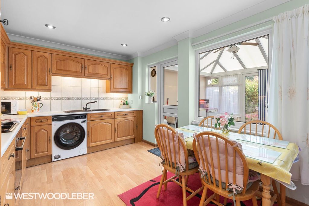 Property photo 3 of 24 Hoecroft_16.Jpg