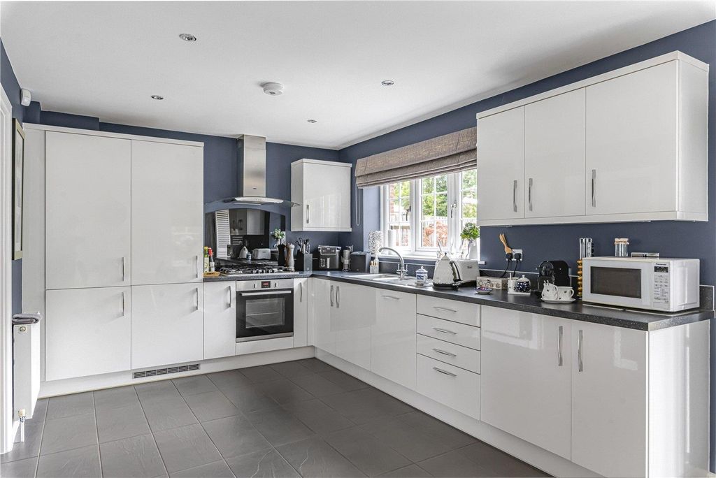 Property photo 2 of 22 Picture No. 15