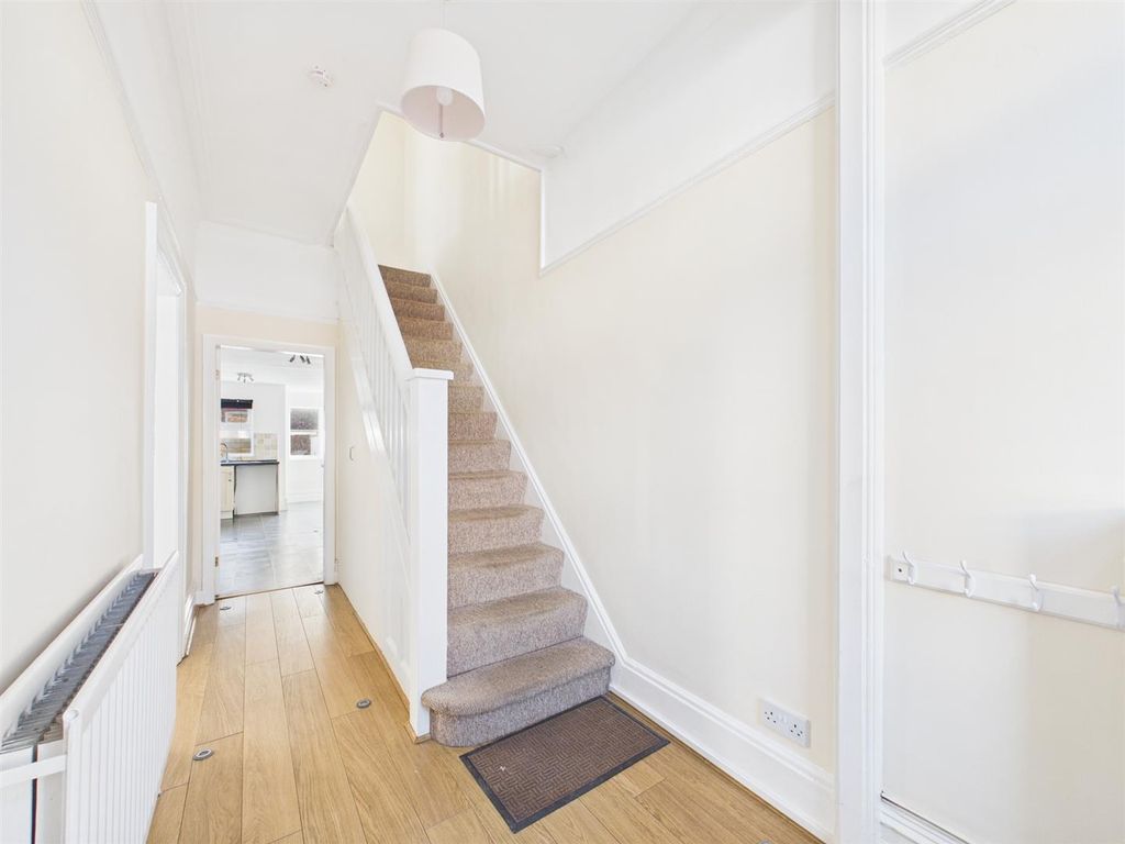 Property photo 2 of 31 Cam03604G0-Pr0291-Still001.Jpg