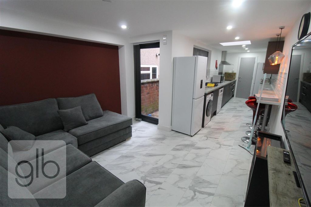 Property photo 3 of 13 11.Png