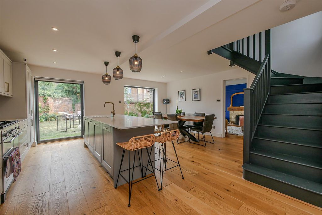 Property photo 2 of 23 Kitchen/Diner