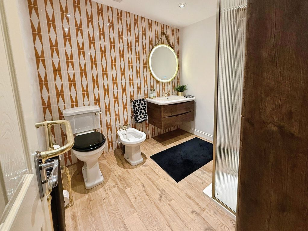 Property photo 2 of 11