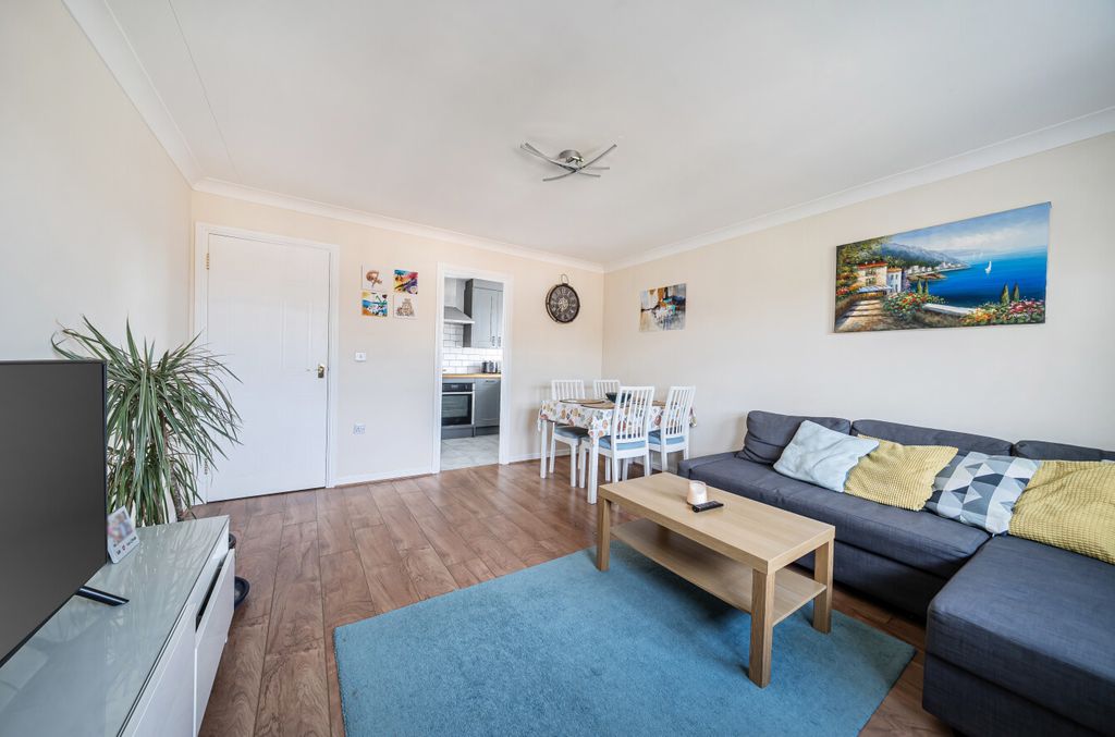 Property photo 3 of 13 1421284-9-69A6Bc7...