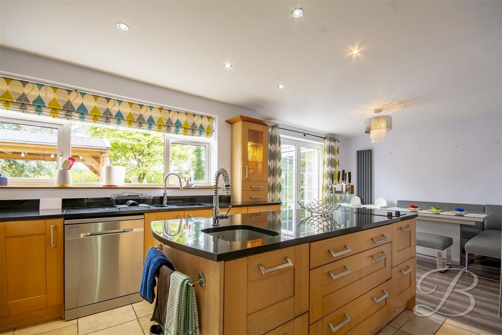 Property photo 3 of 20 Jr67Iy1Vjuadoxdrc9A0Cw.Jpg