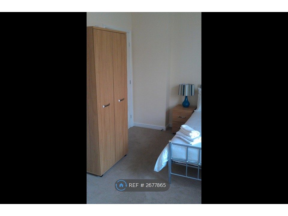 Property photo 3 of 19 Larger Double Room