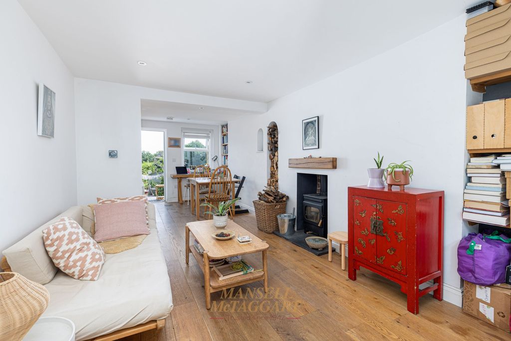 Property photo 2 of 25