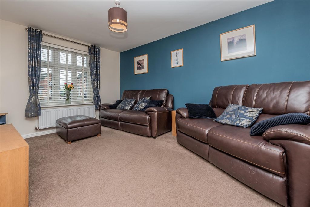 Property photo 2 of 28 Living Room: