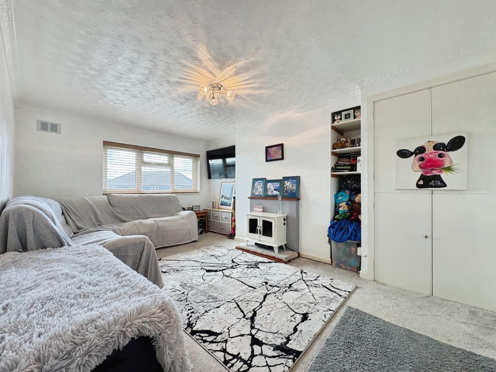 Property photo 2 of 18 5382673