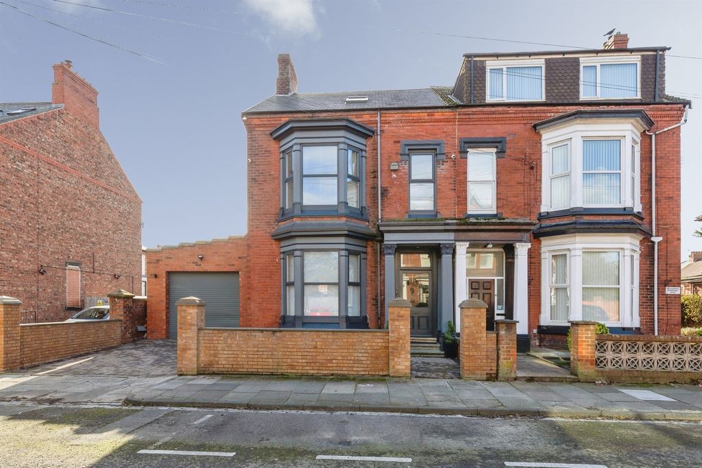 Property photo 1 of 24