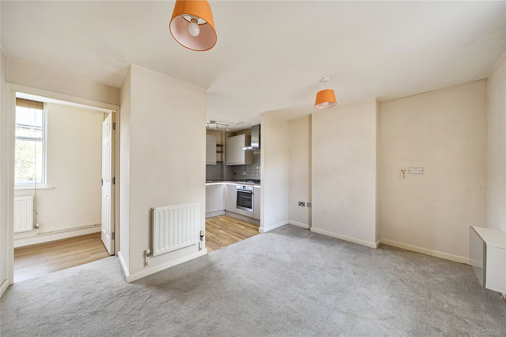Property photo 2 of 16 Picture No. 01