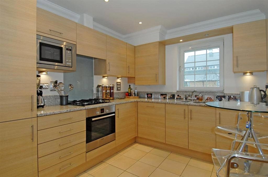 Property photo 3 of 7 Kitchen