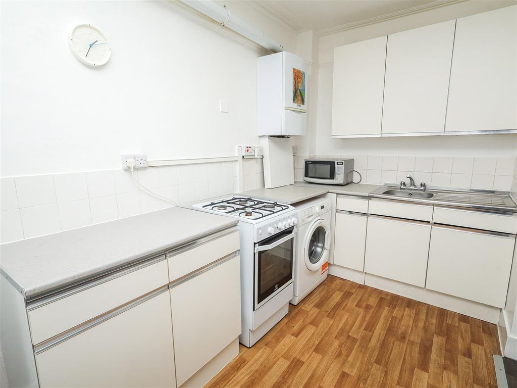 Property photo 3 of 11 Img_0636.8Ktro.Jpg