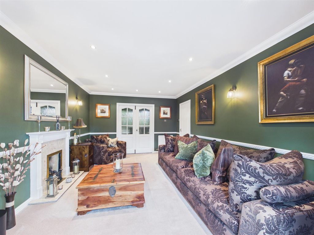 Property photo 3 of 23 Cam02435G0-Pr0287-Still016.Jpg