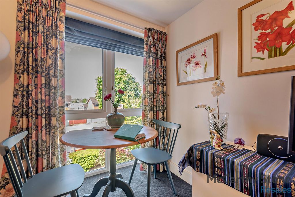 Property photo 1 of 11 8688763-Interior13-800.Jpg