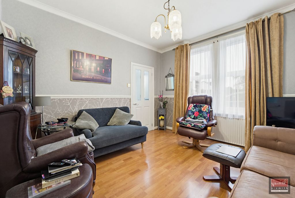 Property photo 3 of 12