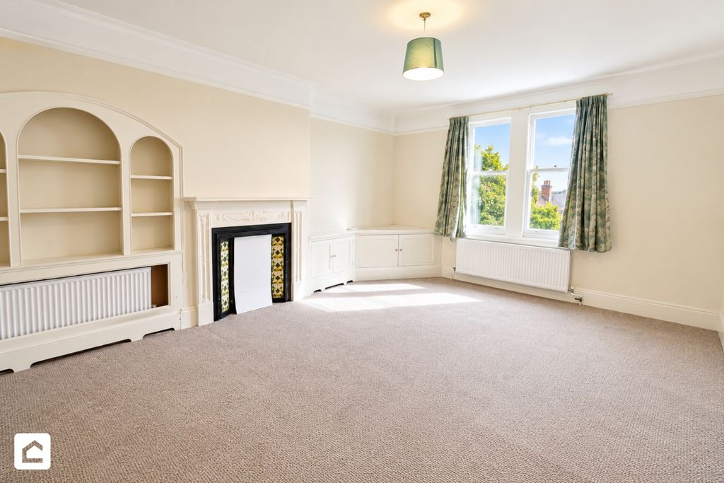 Property photo 2 of 6 4