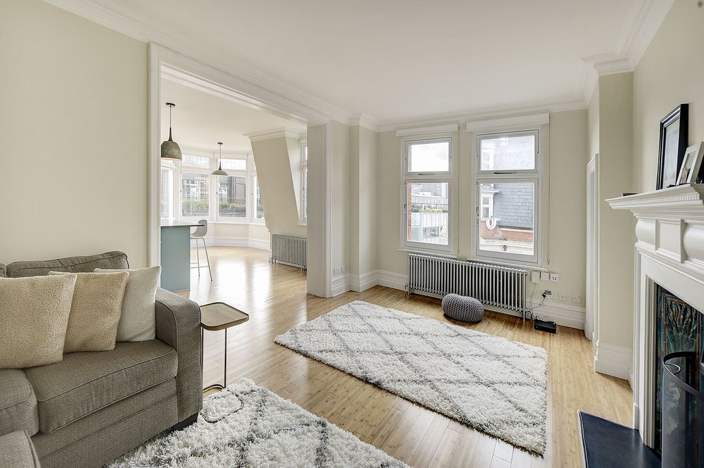 Property photo 3 of 6