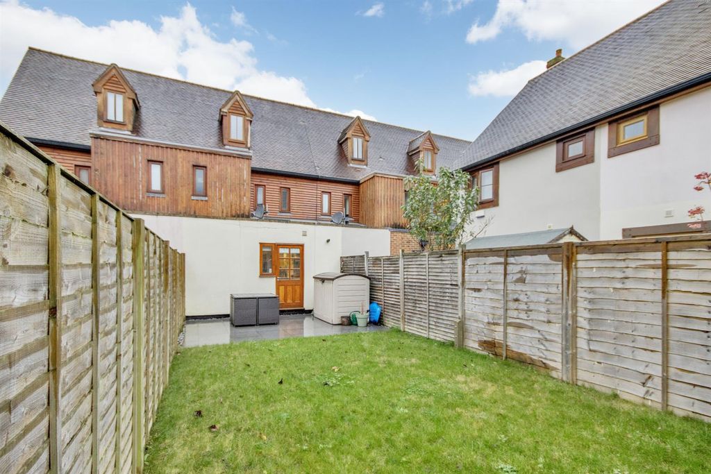 Property photo 3 of 19 62143_005.Jpg