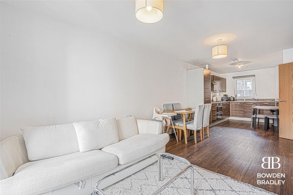 Property photo 3 of 12 Lounge/Diner/Kitchen