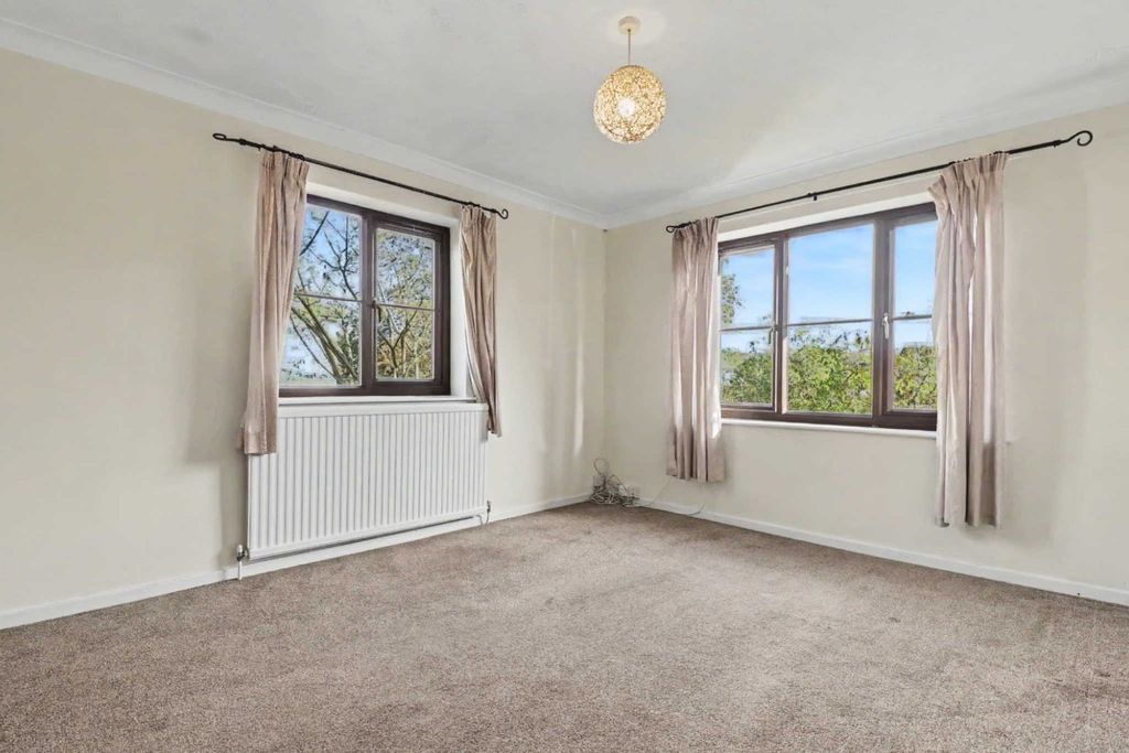 Property photo 3 of 5