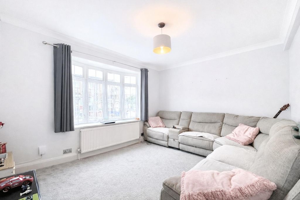 Property photo 2 of 16 Gallery