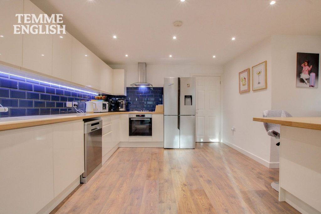 Property photo 1 of 30