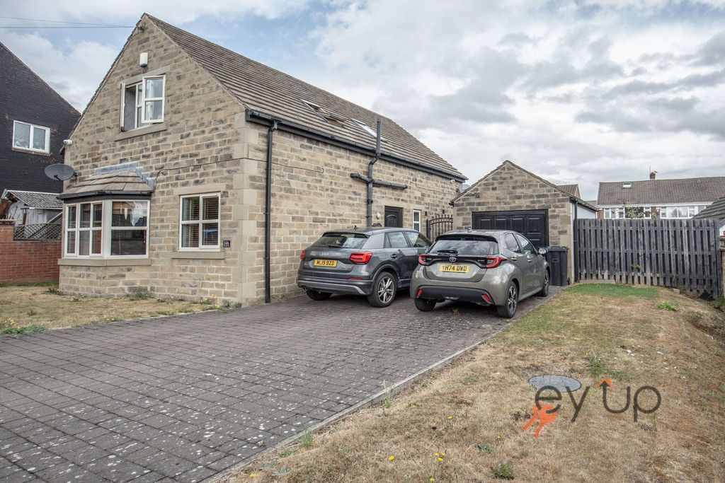 Property photo 2 of 17