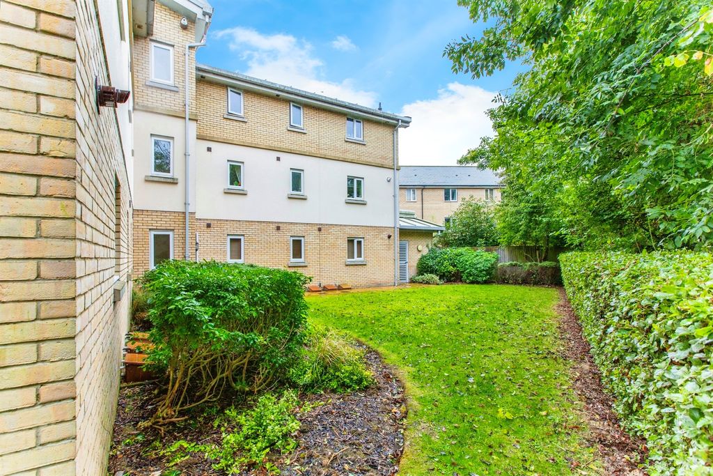 Property photo 3 of 8