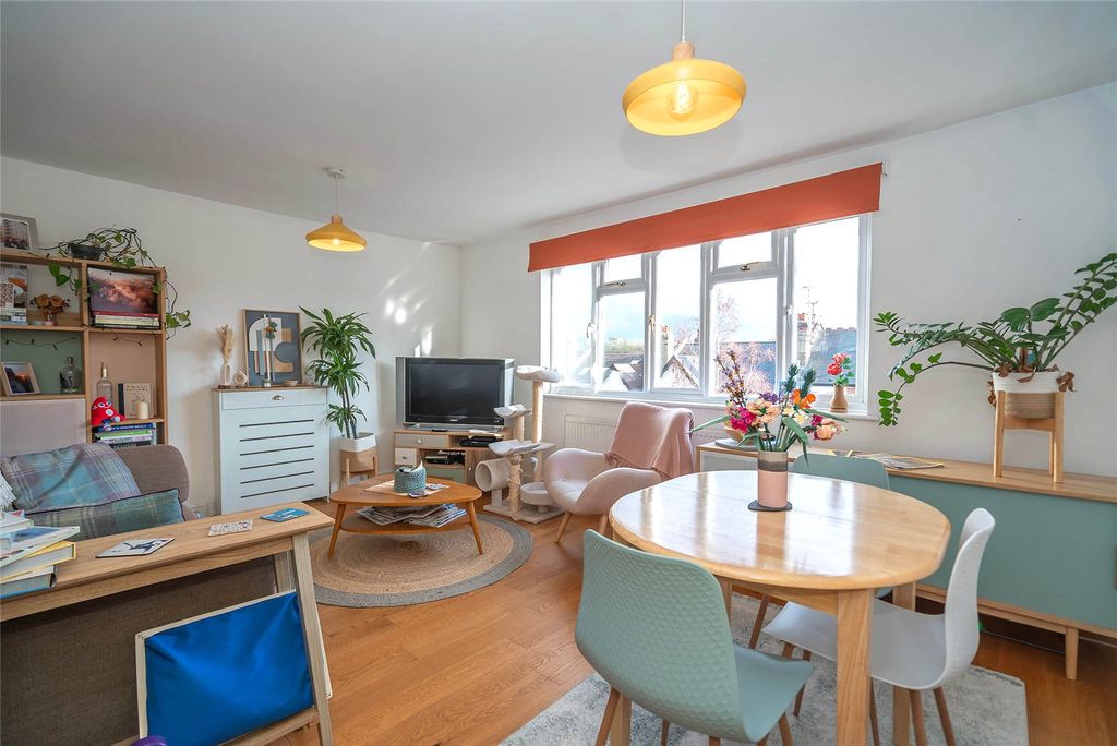 Property photo 2 of 19 Reception A