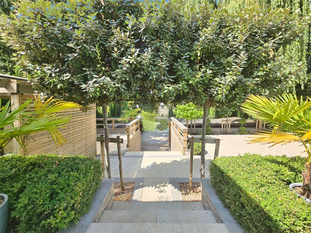 Property photo 2 of 36 Picture No. 80
