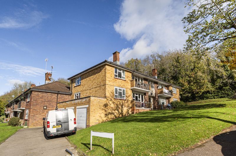 Property photo 1 of 12 Photo 8