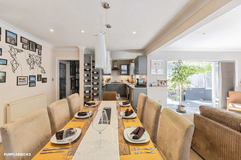 Property photo 3 of 26