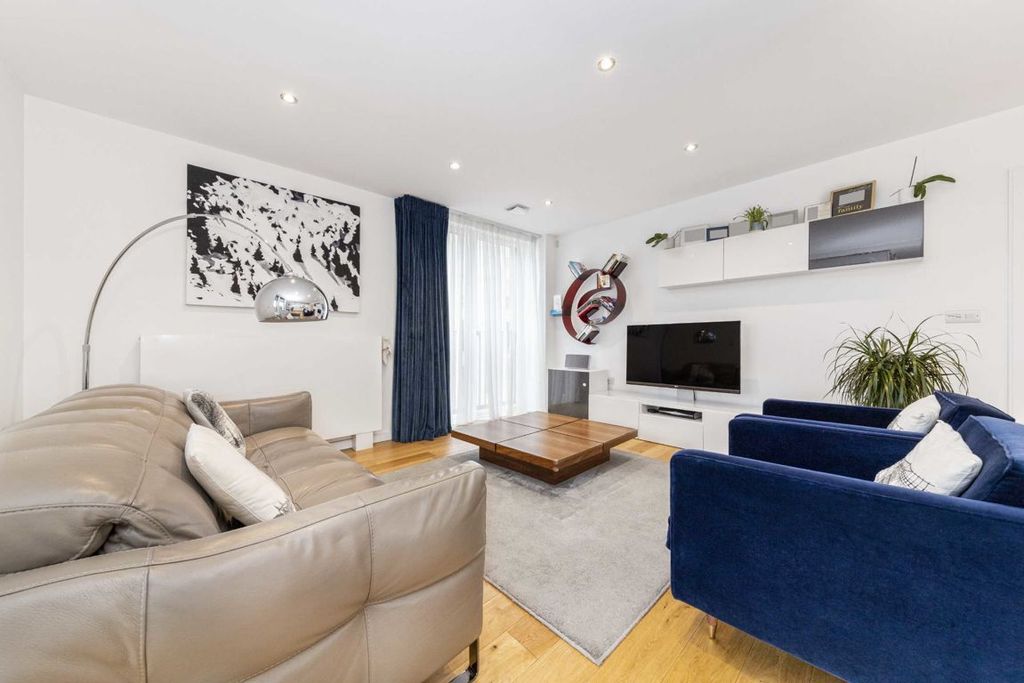 Property photo 3 of 7