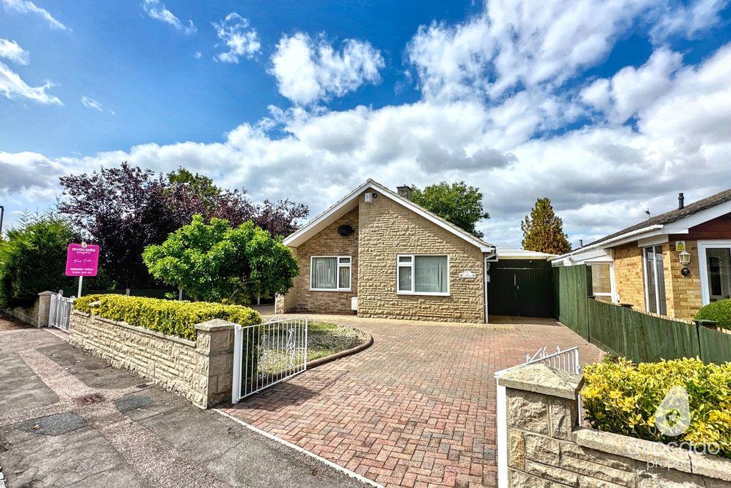 Property photo 1 of 12 4412311