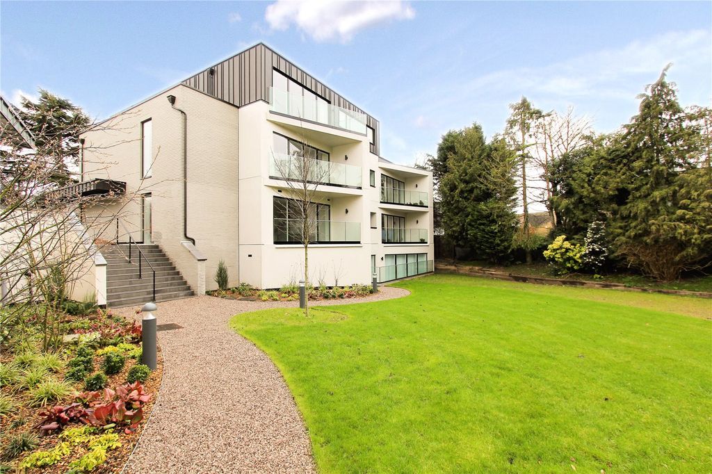 Property photo 1 of 16 Picture No. 32