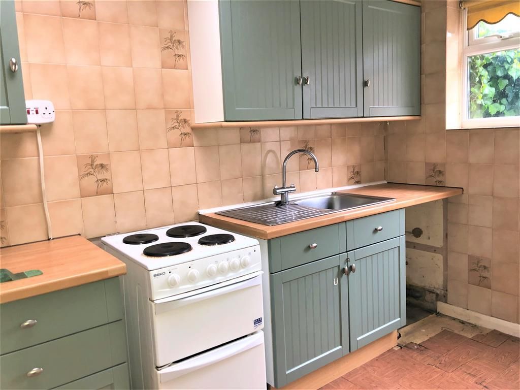 Property photo 1 of 4 Kitchen
