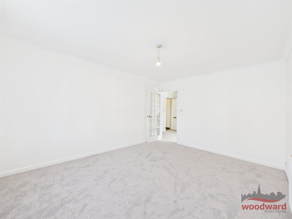 Property photo 3 of 11 Living/Dining Room