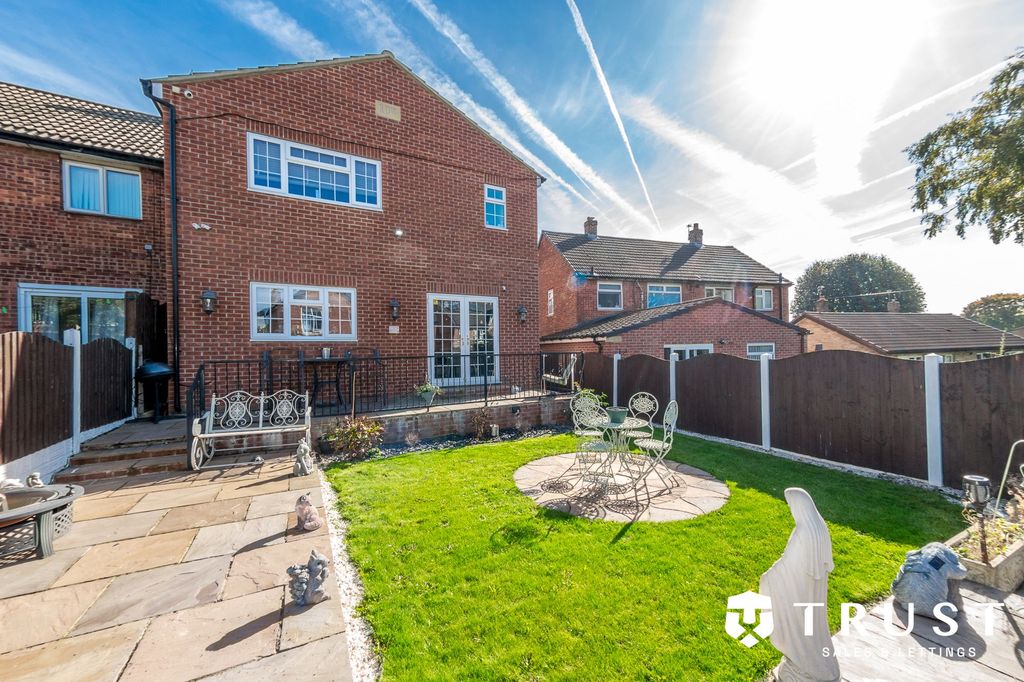 Property photo 3 of 35