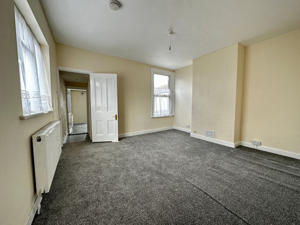 Property photo 2 of 7 Img_6341
