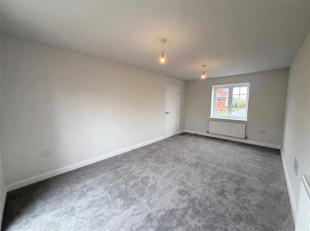 Property photo 3 of 32 Picture No. 23
