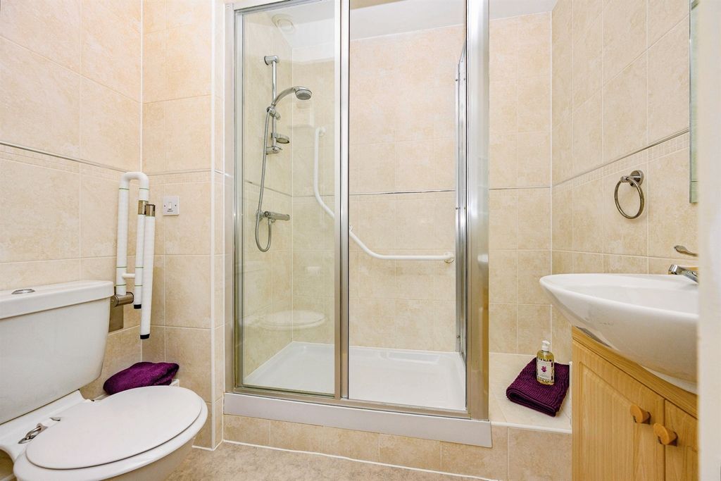 Property photo 2 of 19