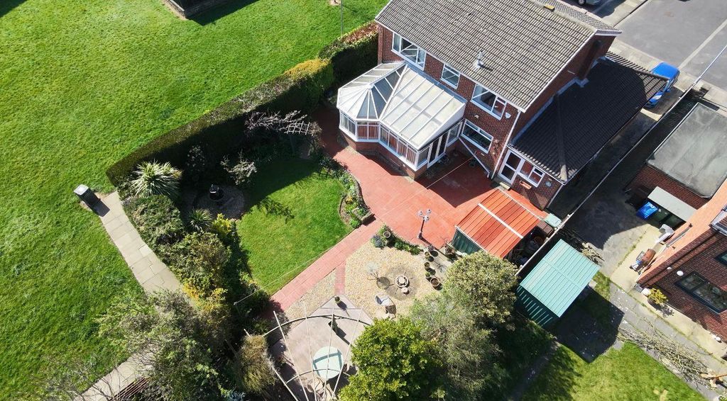 Property photo 3 of 35